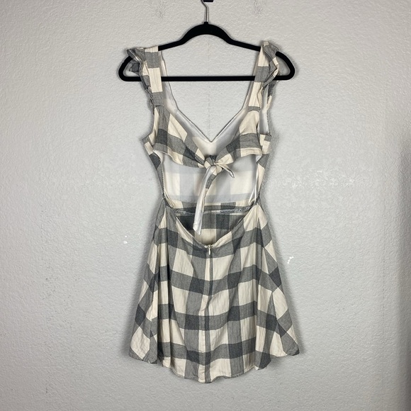 Native Youth grid pattern tie back dress - Picture 6 of 8